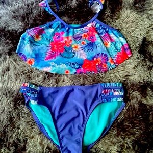 Wonder Nation, Blue with flower designs